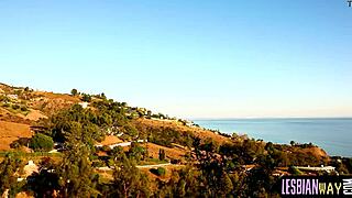 Girlfriend eats tight pussy in 69