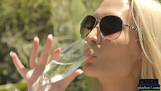 Blonde milf strips in Houston photoshoot