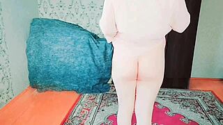 Sissy Crossdresser Rides Ladyboy In Homemade Trio