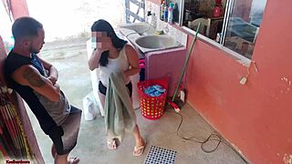 a patroa saiu e a empregada nao resistiu ao meu pau ereto, foi tao intenso