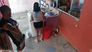 a patroa saiu e a empregada nao resistiu ao meu pau ereto, foi tao intenso