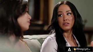 Scarlett Alexis Shows Stepmom Strap-On Tricks