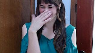 French Girl Performs On Cam Show