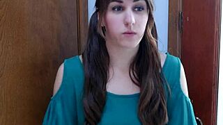 French Girl Performs On Cam Show