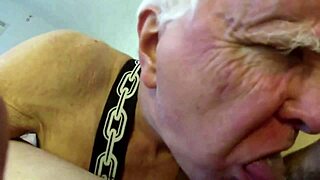 Penasaran Sama Kakek Ngasih Head Intens Closeup di Bagian 1?