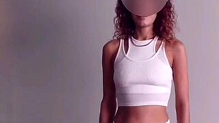 chica francesa flaquita coge duro con mexicano gordo y mamada intensa