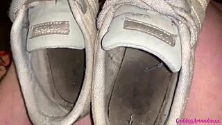 Bouncing Boobs and Pissing Pussy with Dirty Feet