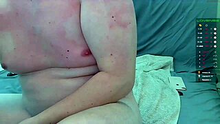 Steelwood303 chats about spreading legs for that fuck machine