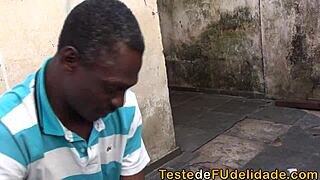 Rich Brazilian teen Neg�o da piroca visits European ninfeta neighbor