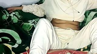 housewife starts day with squirt 😊