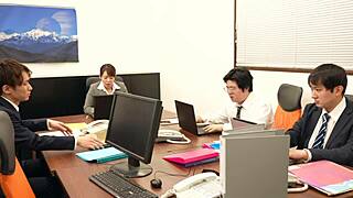 เฮ้ยบอส พร้อมจะโอทีเซ็กซ์ที่ออฟฟิศไหม?