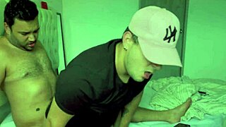 Cunhado gostoso come minha bunda crua depois da soneca!