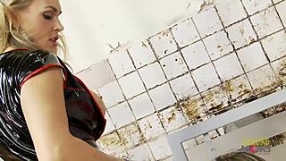 Jail Nurse Blows Patient's Cock