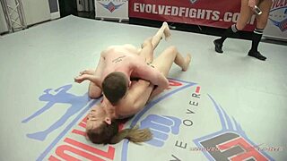 تشاد دايموند يختبر مصارعة سرية على شايان جول