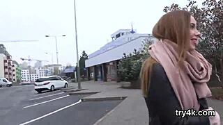 Milá holka cucá čurák v POV a nechá si úzkou píču rozbít