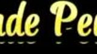 Garoto jovem me leva da igreja pro apartamento pra ação quente