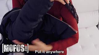 Andreina Deluxe Sucks Jordi's Cock