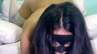 mi amigo tortura mi pussy con dildo gigante y me folla duro