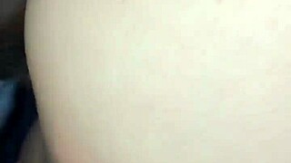 義妹のオナニーを覗いて手伝っちゃった