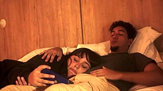 no puedo dejar de tocarme y tuve que poner mi pene en la boca de mi hermanastra por poco nos descubren fantasiahardcoresex