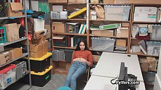 Latina tjuv blåser efter att ha blivit fångad 😈