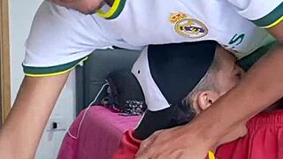 Sexo gay in pantalon adidas