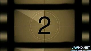 Japanese teen girls show sexy legs.