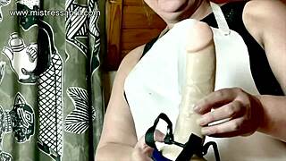 도미나트릭스 미스트리스 에이프릴, 슬레이브 나니 잔인하게 고문해 파트 투. 잔인한 스트래폰 액션, 하드코어 씬 지배