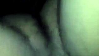 enchendo a boceta da safada de leite