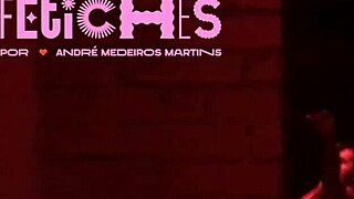 Gostosos se pegam na sauna!