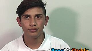 Twink sucking two daddy dicks bareback! 😍