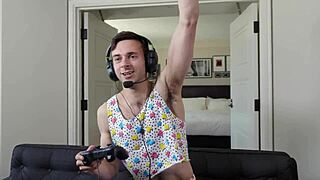 Gamer Twink Uses Tight Ass To Tip Driver!