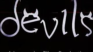 Рыжая красотка в первой сцене секса чувствует мой член в пизде