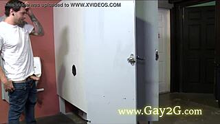 Anal sexy with gay glory hole. Muscular bodybuilder action.