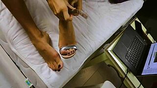 Beautiful cosplay slut enjoys anal fucking on webcam