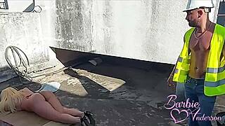 Barbie anderson, the transsexual in crossdressing, gives blowjob and anal assfucking to the bricklayer