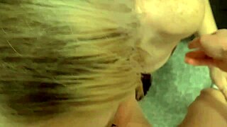 Hawk Tuah pluje na to a žerie cum