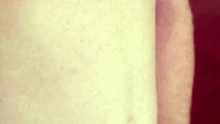 muscular redhead hunk jerking off 😏