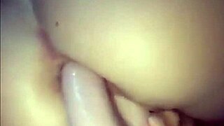 amateur teen 18+ with big ass using double dildo