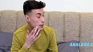 Familj twinks suger varandras grejer i hård blowjob!