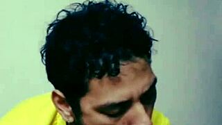 enjoying that tasty hairy guy's cock with some awesome blowjobs 😋🍆