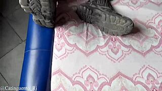 Serving married welder in motel with blowjob 😘