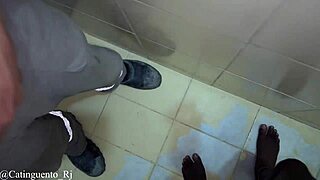 Serving married welder in motel with blowjob 😘