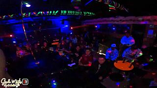 Mi NOVIO nos HACE SEXO en vivo ENFRENTE de TODOS en el ESTABLO de Mexicali!