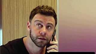 Ja zviedam cudzinca Setha Gamblea na horúci sex vo výťahu, oh yeah