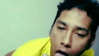 enjoying that tasty hairy guy's cock with some awesome blowjobs 😋🍆