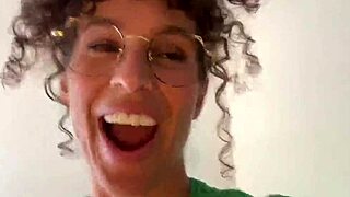 Matrigna Dimostra le Sue Abilità con Anal POV Ruvido e Azione Sporca.