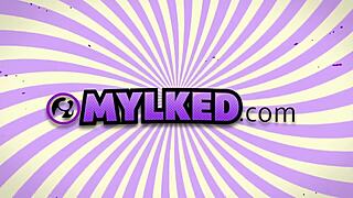 harper got semen sprayed everywhere, so messy! 😅