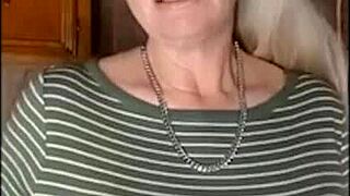 does hot mature fuck zucchini dildo?