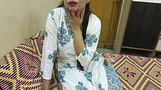 Sauteli mama s umazanimi besedami vodi do trdega jebanja pastorka.